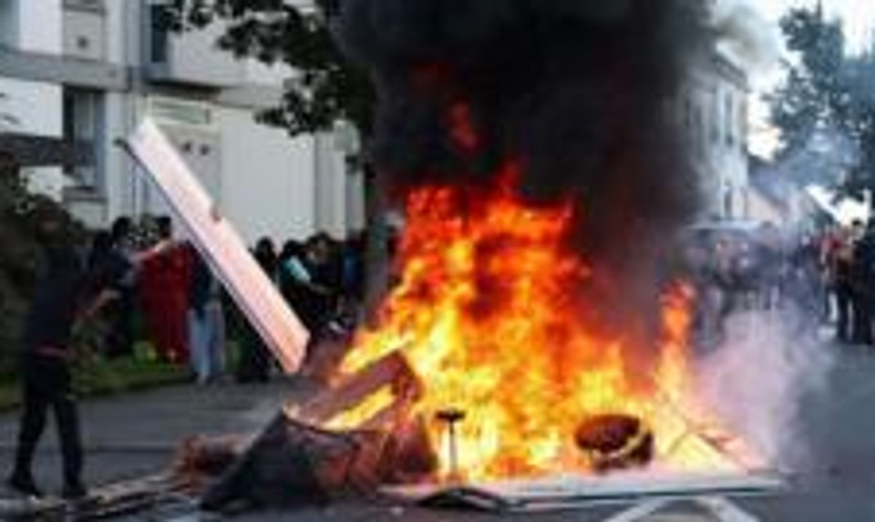 Riot police clash with students as education protests rage in France